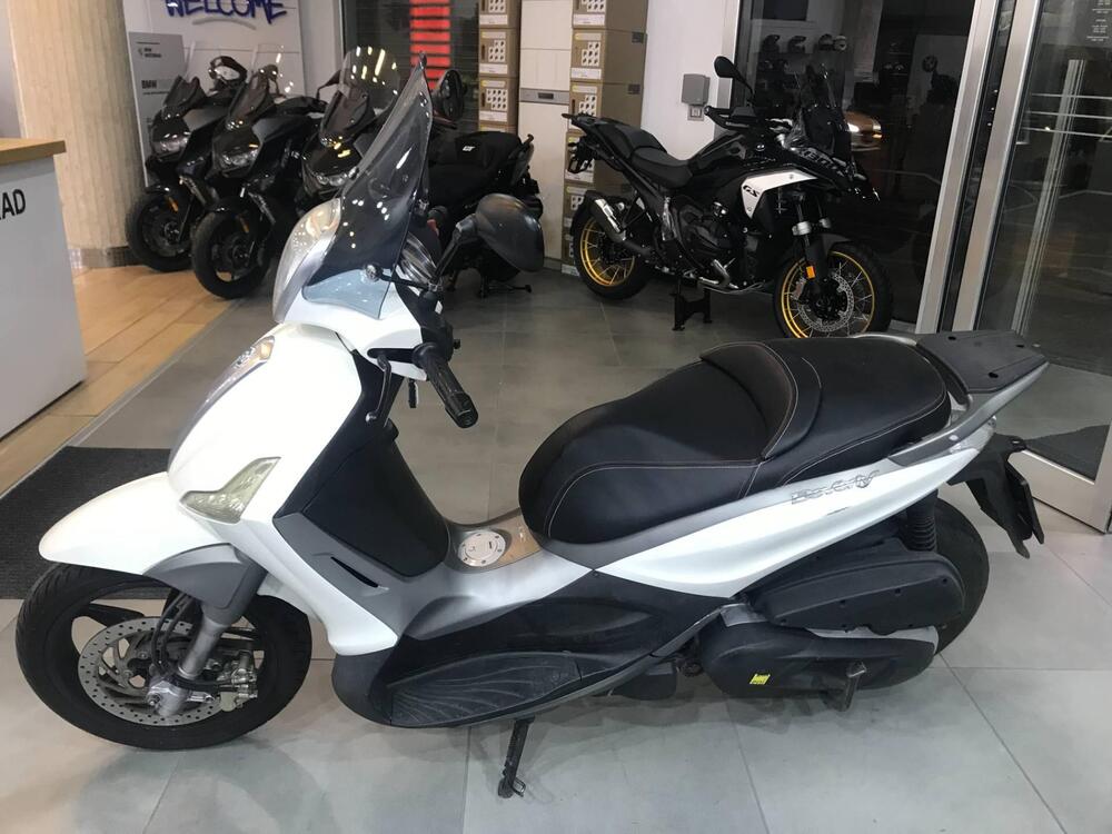 Piaggio Beverly 350 SportTouring ie ABS (2011 - 17) (3)