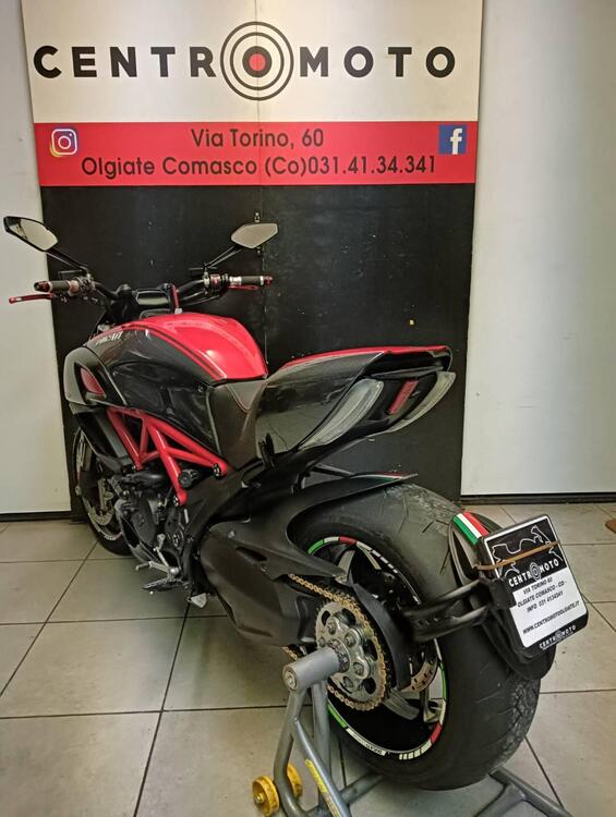 Ducati Diavel 1200 Carbon (2010 - 13) (2)