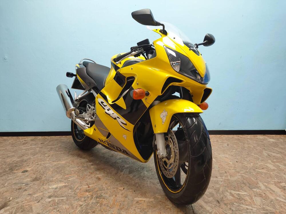 Honda CBR 600 F (2001 - 06) (2)