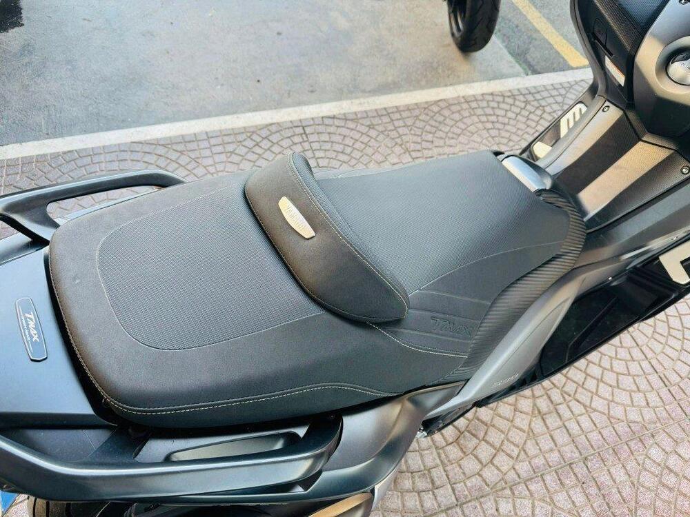 Yamaha T-Max 530 Iron Max ABS (2014 - 17) (2)