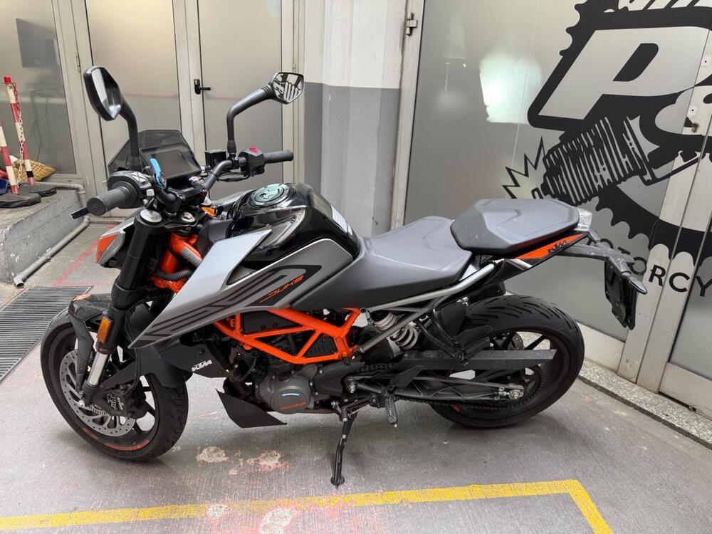 KTM 125 Duke (2021 - 23) (2)