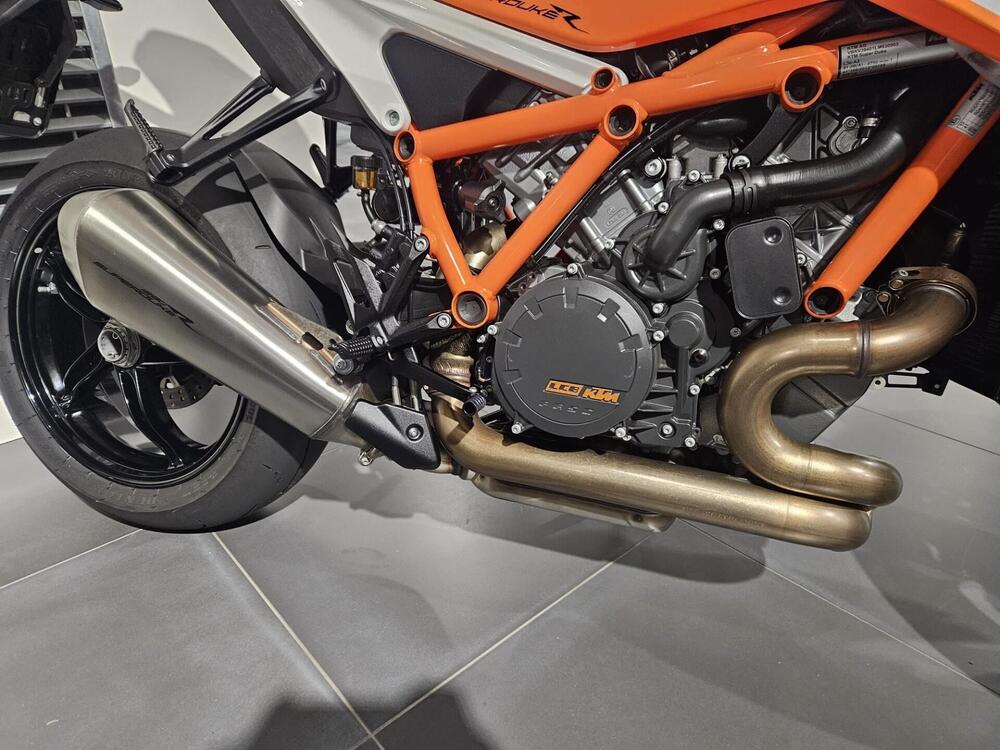 KTM 1290 Super Duke R (2020) (2)