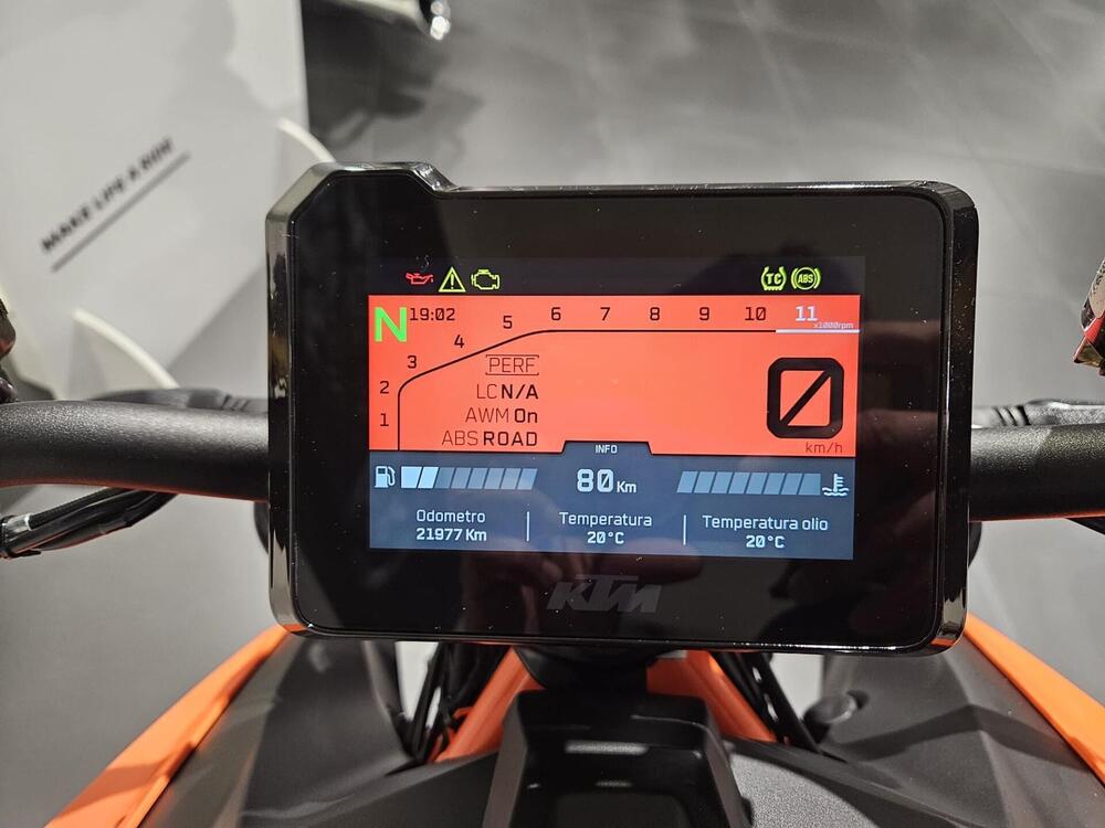 KTM 1290 Super Duke R (2020) (3)