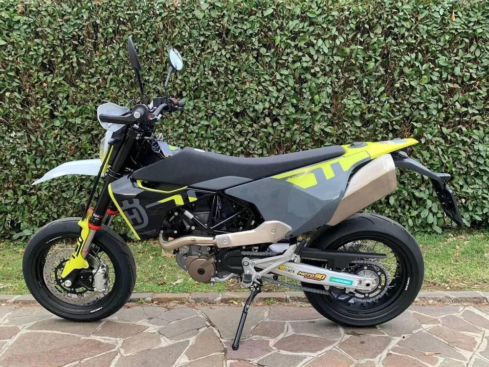 Husqvarna 701 Supermoto (2023 - 24) (2)