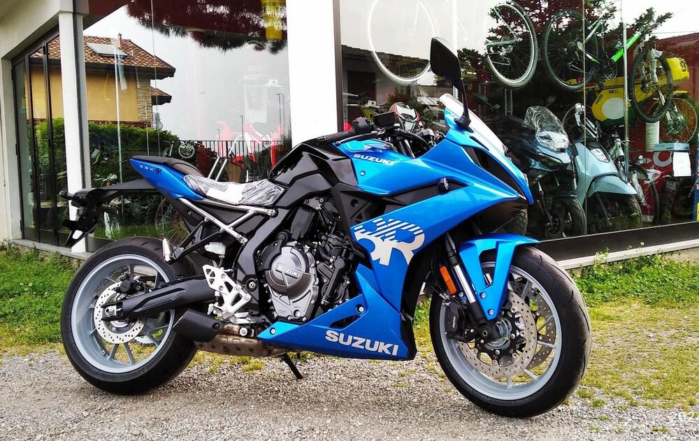 Suzuki GSX-8R (2024)