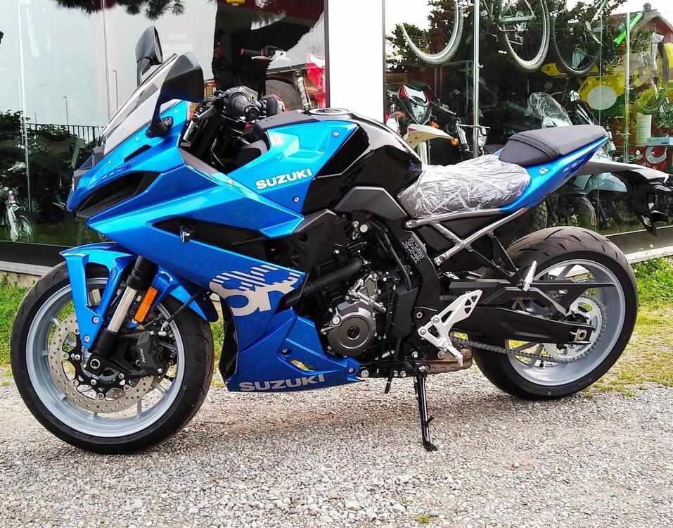 Suzuki GSX-8R (2024) (3)