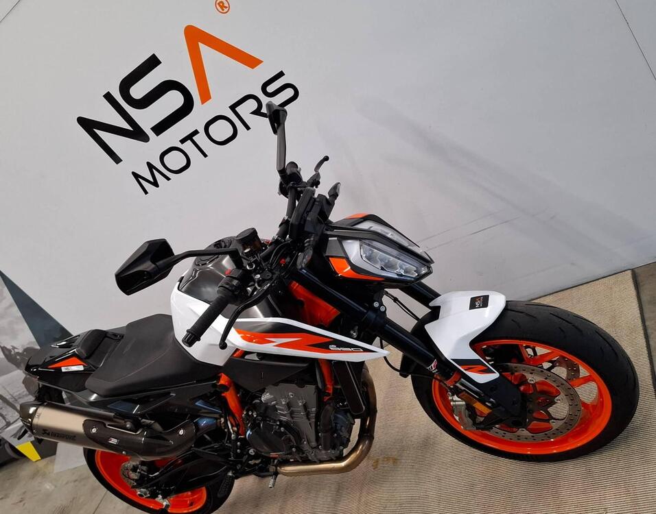 KTM 890 Duke R (2021)