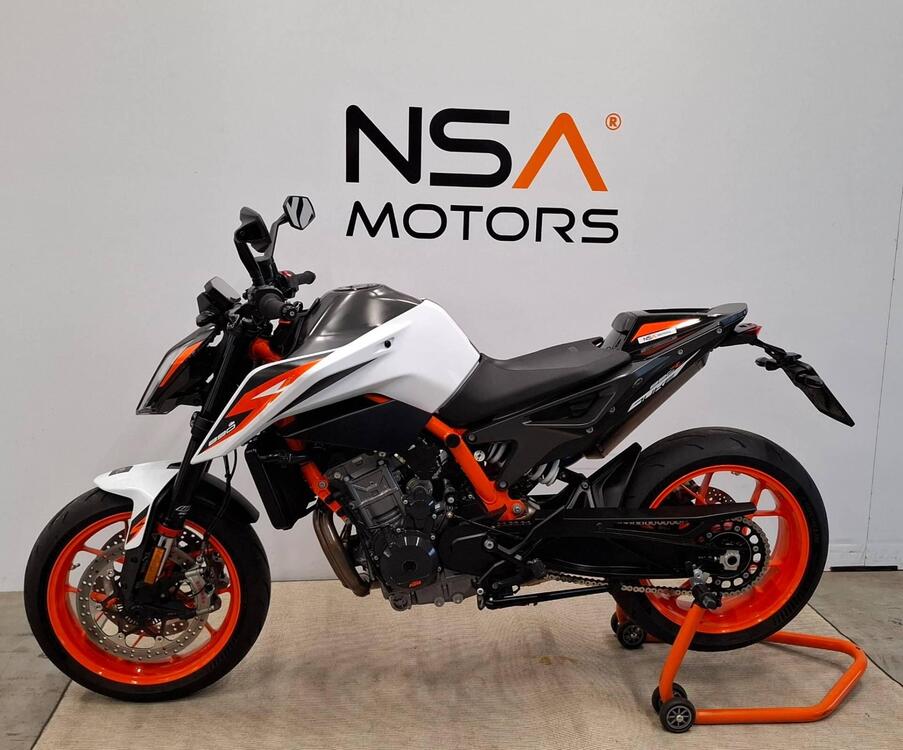 KTM 890 Duke R (2021) (2)