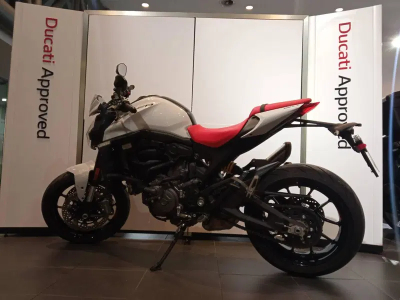 Ducati Monster 937 + (2021 - 25) (3)