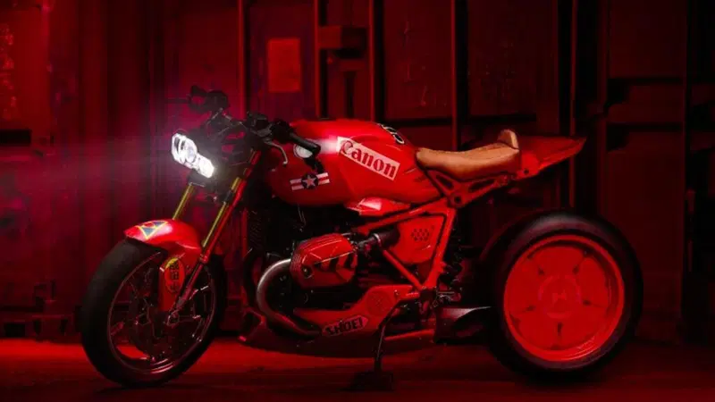 Una BMW R nineT come non l'avete mai vista: si ispira all'anime "Akira" [GALLERY]