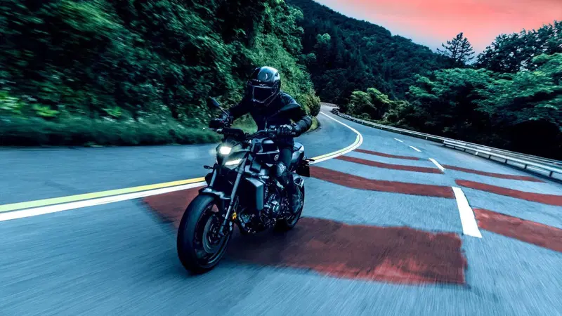 Yamaha MT-09 Y-AMT (2024 - 26) (2)