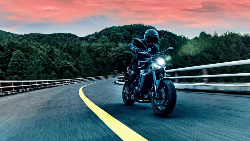 Yamaha MT-09 Y-AMT (2024 - 26) (8)