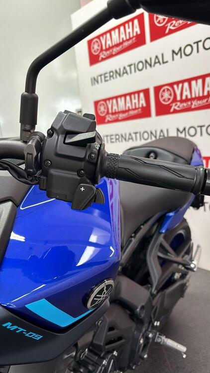 Yamaha MT-09 Y-AMT (2024 - 25) (4)