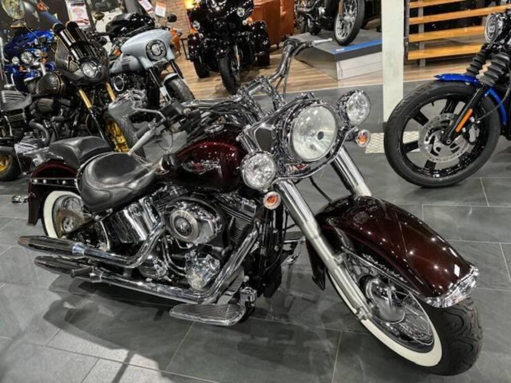 Harley-Davidson 1585 Softail Deluxe (2011) - FLSTN