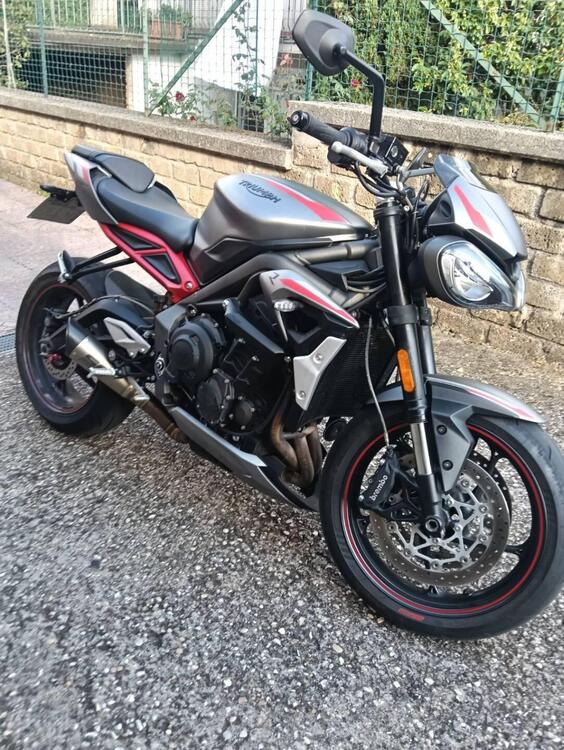 Triumph Street Triple R (2020 - 23) (4)