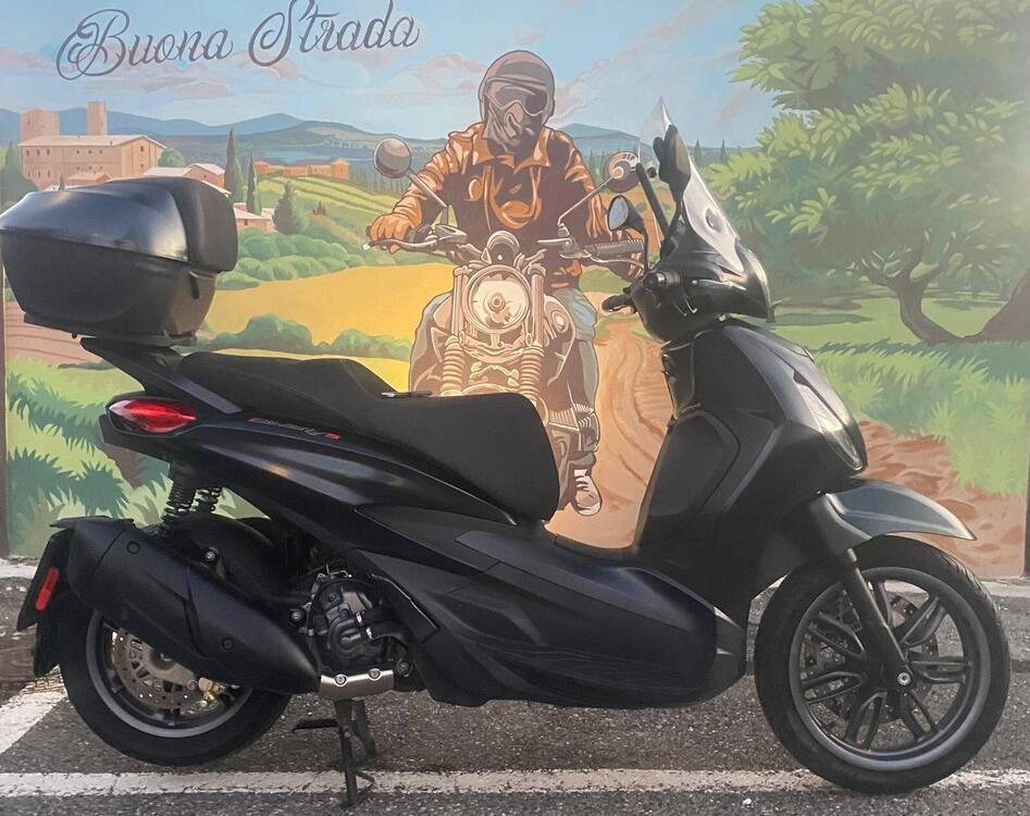 Piaggio Beverly 300 S (2021) (2)