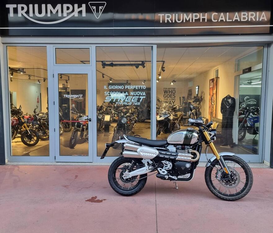 Triumph Scrambler 1200 XE Chrome Edition (2023) (2)