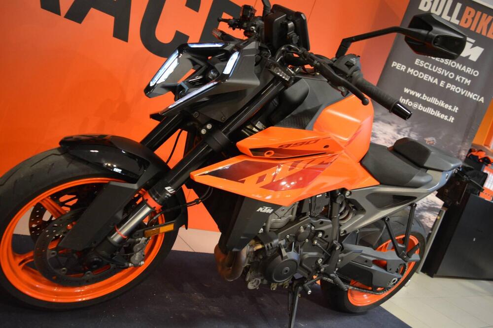 KTM 990 Duke (2024) (4)