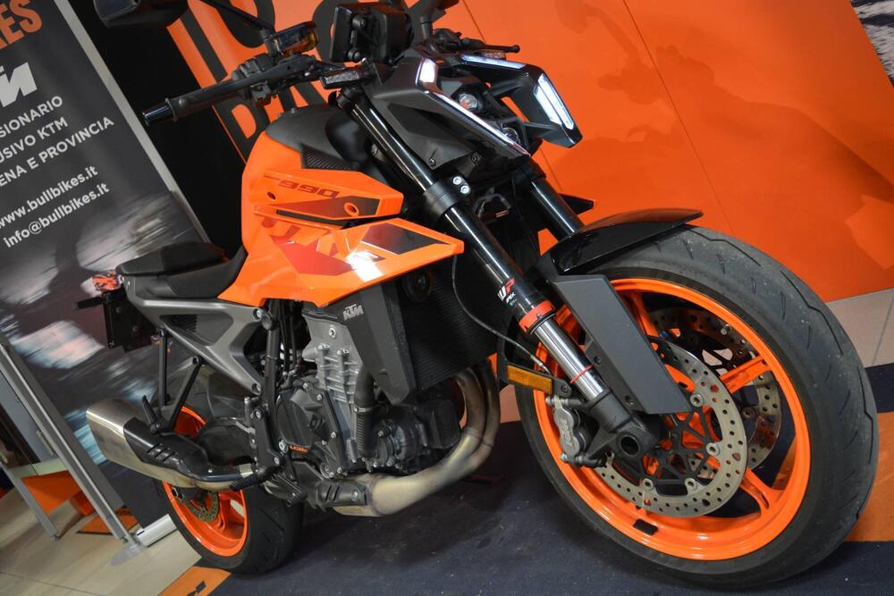 KTM 990 Duke (2024) (2)