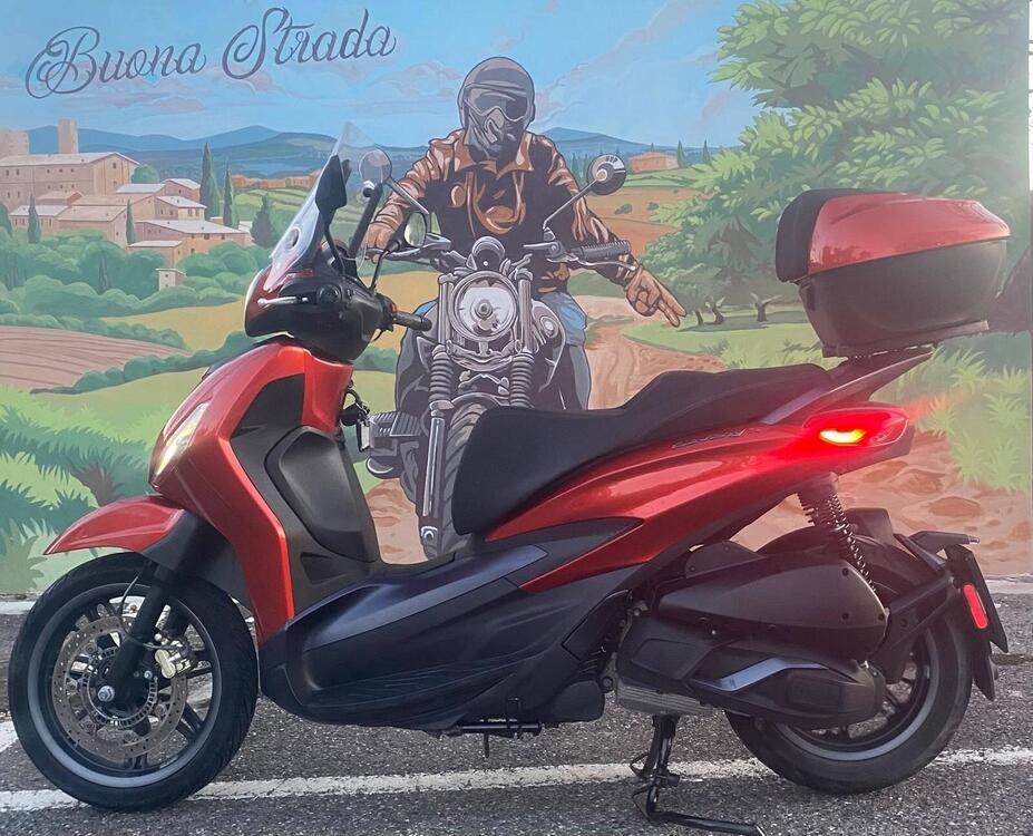 Piaggio Beverly 300 S (2021)