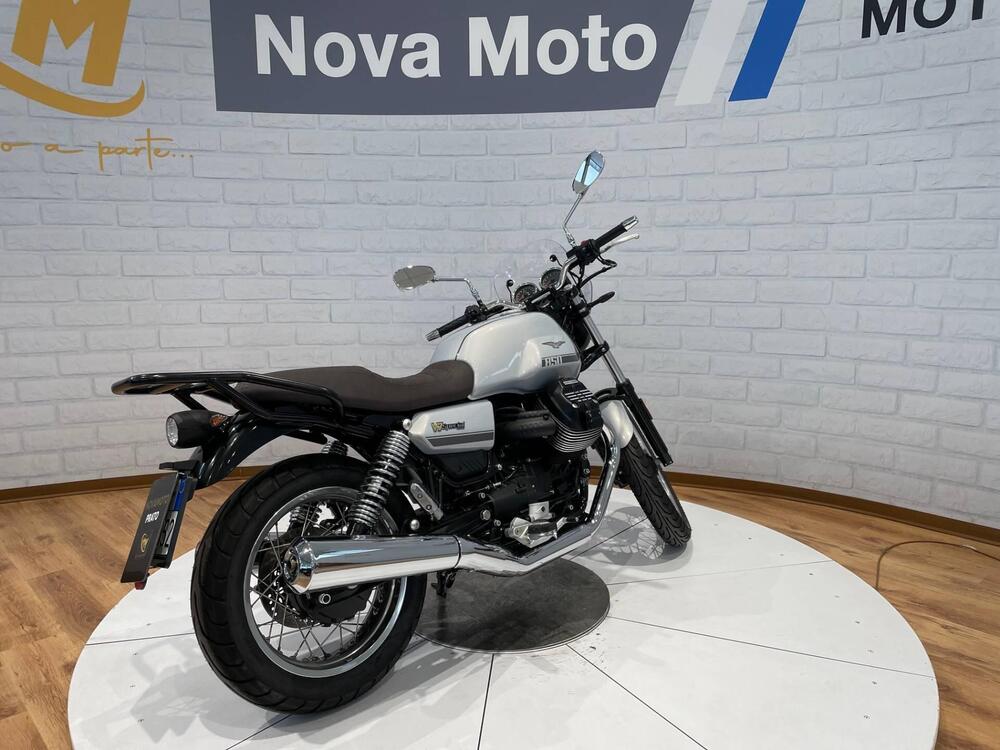 Moto Guzzi V7 Special (2021 - 24) (4)