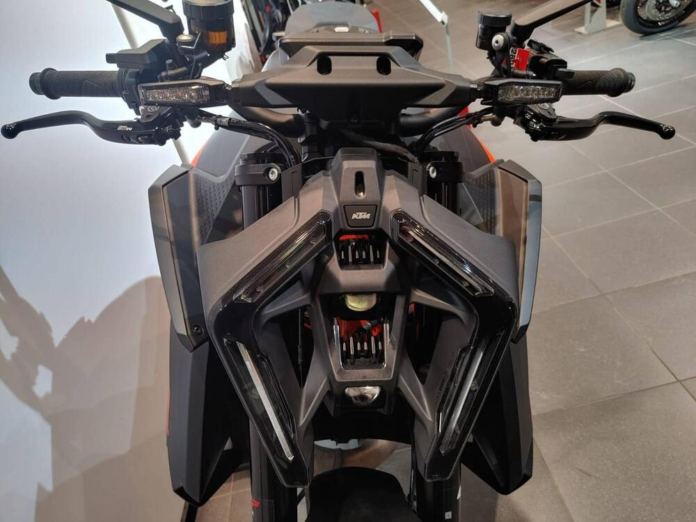 KTM 1390 Super Duke R EVO (2024) (4)