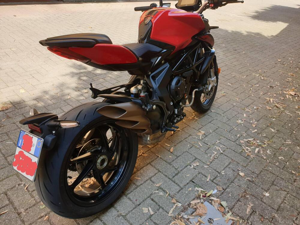 MV Agusta Brutale 800 Rosso (2021 - 23) (3)