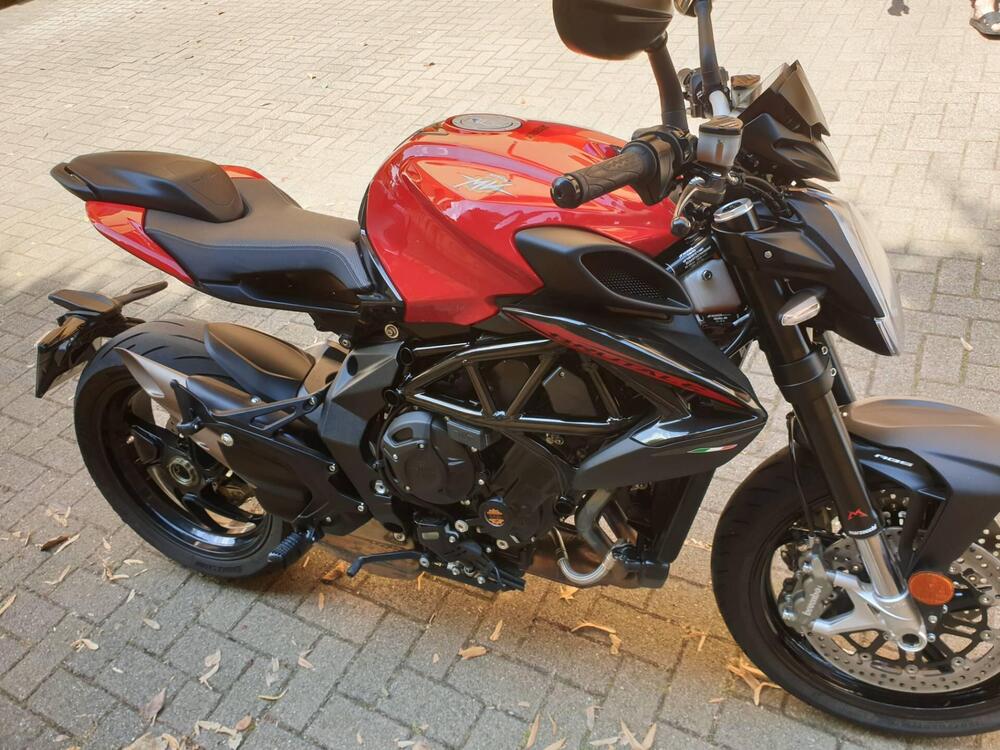 MV Agusta Brutale 800 Rosso (2021 - 23) (4)