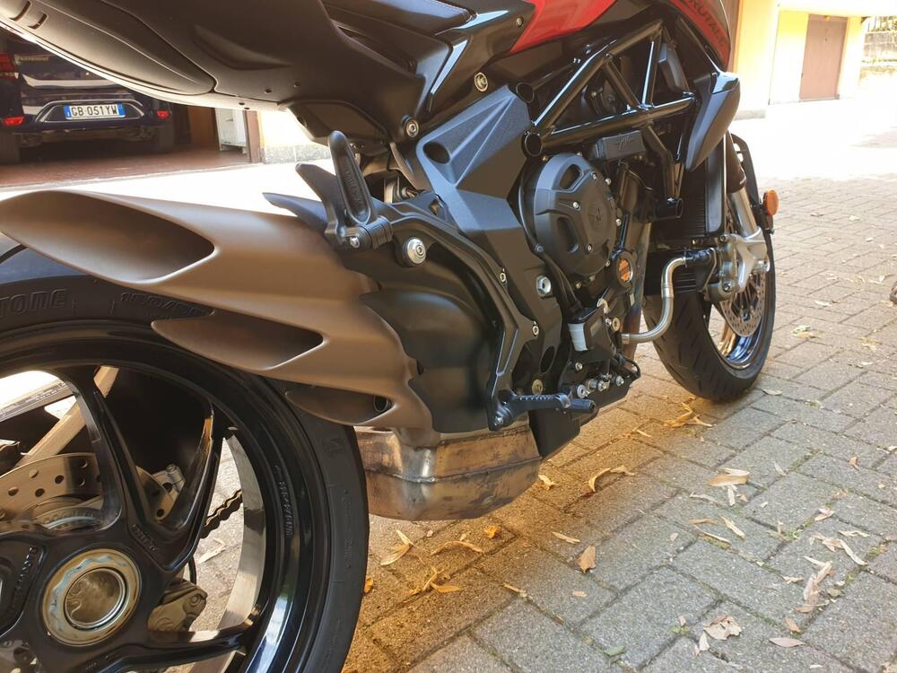 MV Agusta Brutale 800 Rosso (2021 - 23) (5)