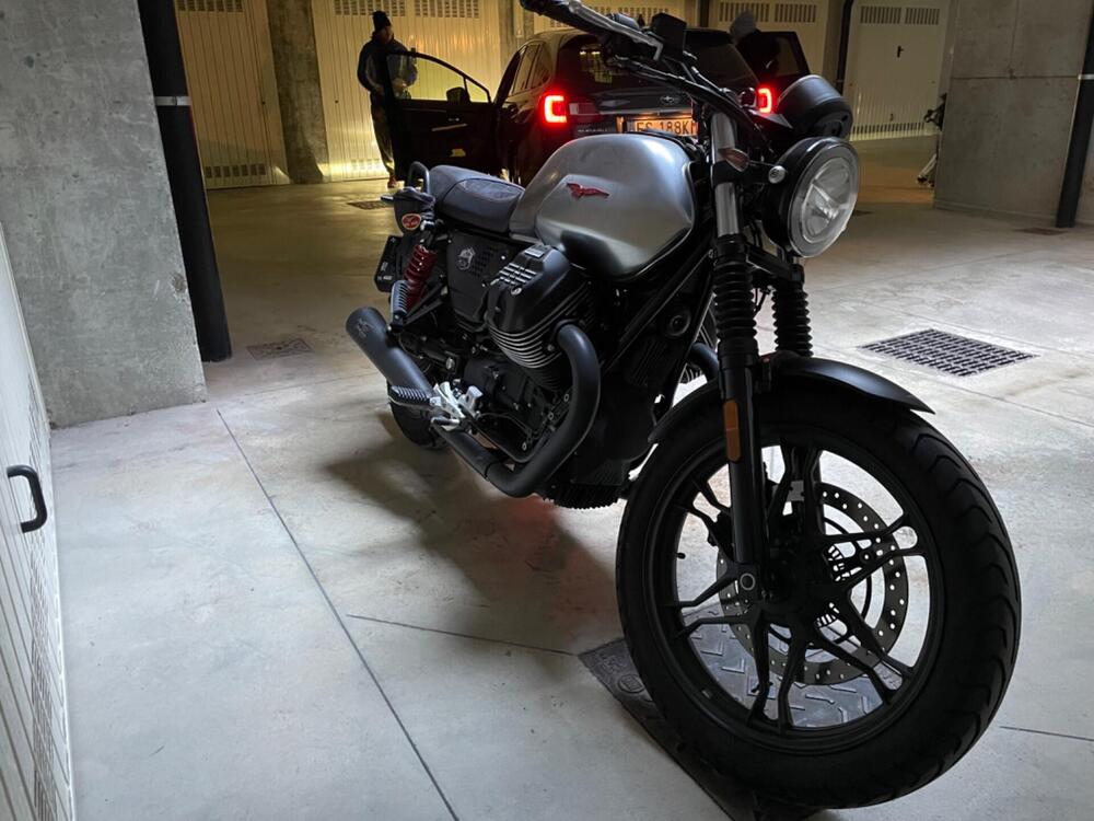 Moto Guzzi V7 III Stone S (2020) (3)