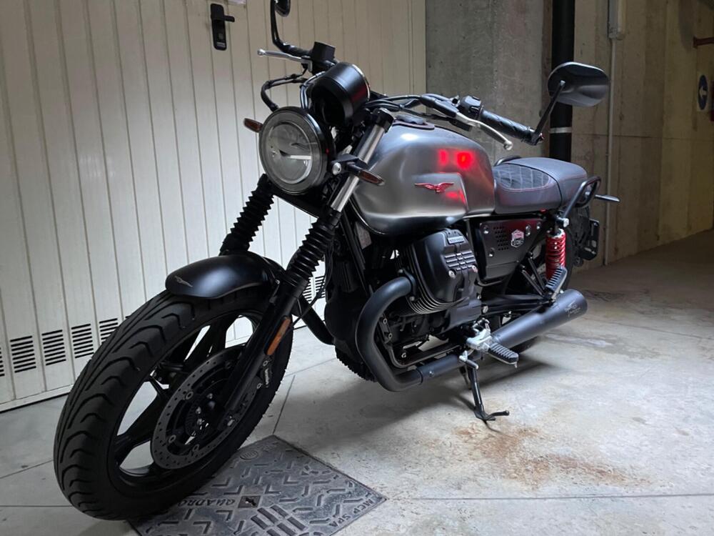 Moto Guzzi V7 III Stone S (2020)