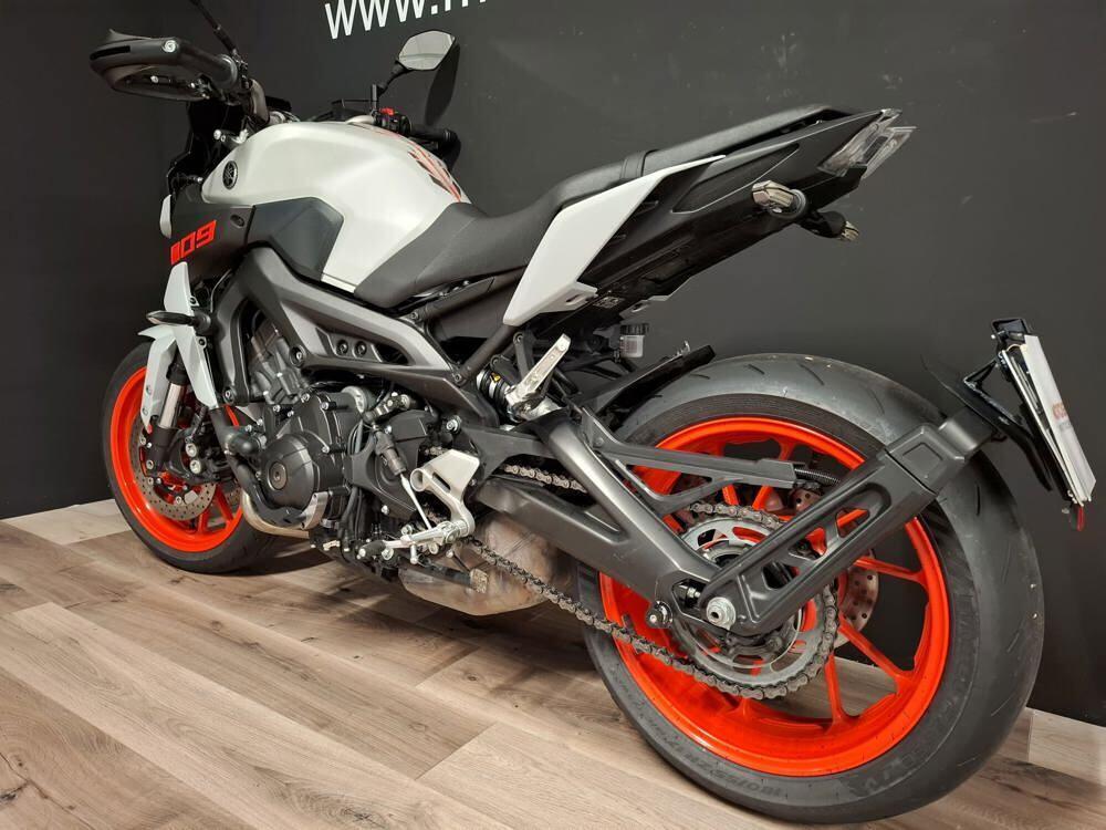 Yamaha MT-09 (2017 - 20) (3)