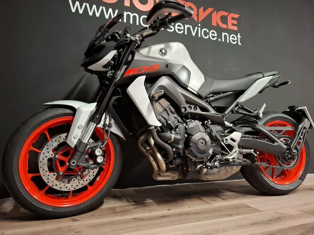 Yamaha MT-09 (2017 - 20) (2)