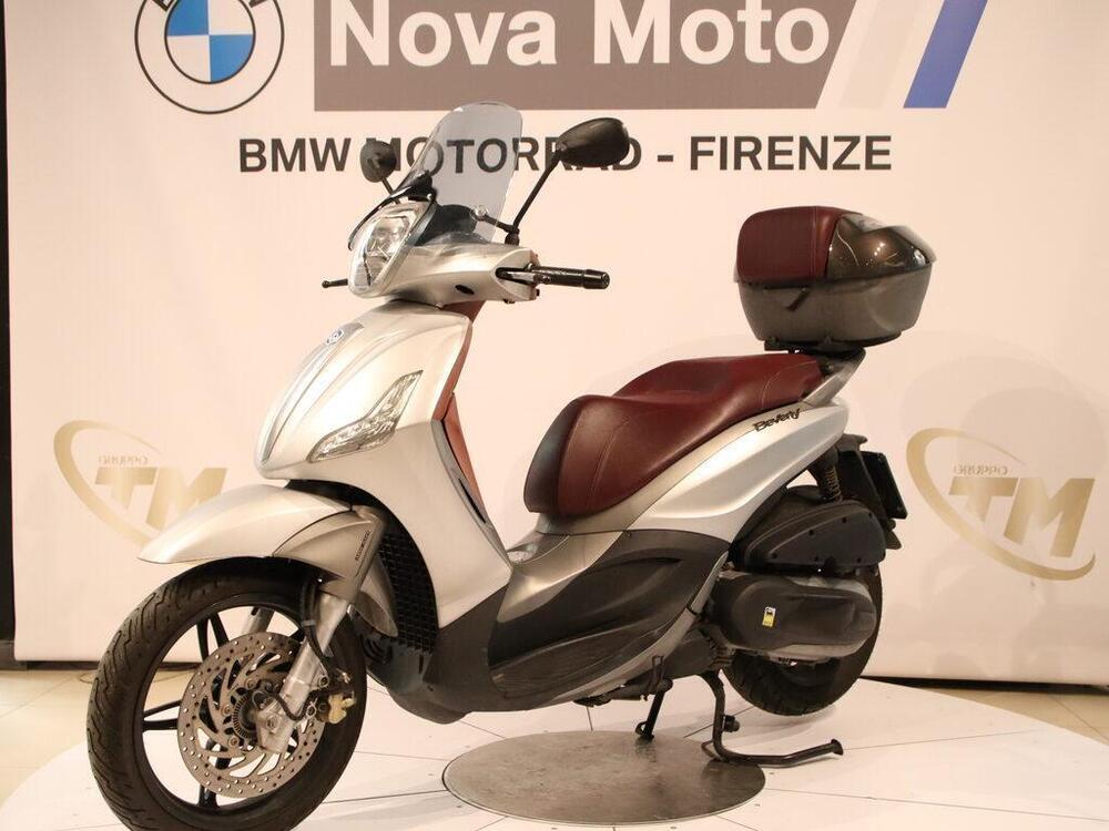 Piaggio Beverly 350 SportTouring ie ABS (2011 - 17) (2)