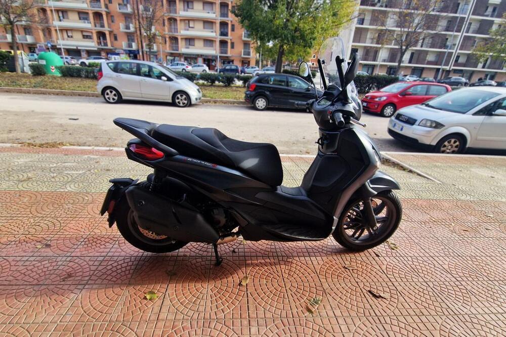 Piaggio Beverly 400 S ABS-ASR (2021 - 24) (2)