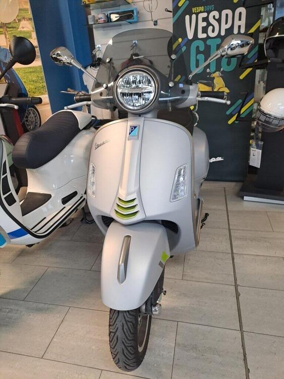 Vespa GTS 125 Super Tech (2023 - 24)