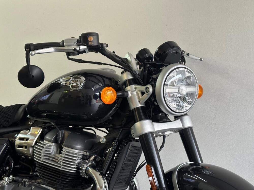 Royal Enfield Super Meteor 650 (2023 - 25) (4)