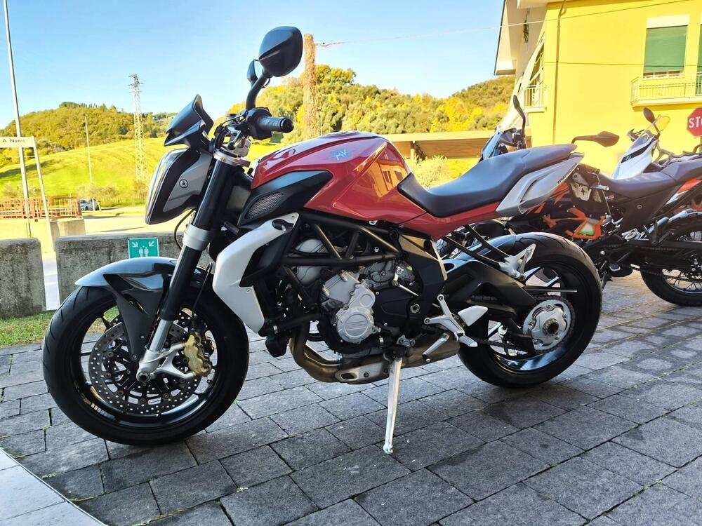 MV Agusta Brutale 675 (2011 - 15) (2)