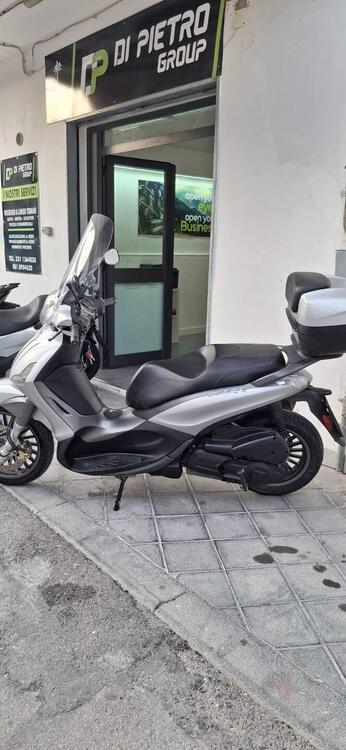 Piaggio Beverly 300 i.e. ABS-ASR (2016 - 20) (2)