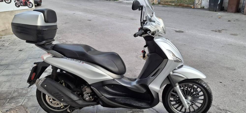 Piaggio Beverly 300 i.e. ABS-ASR (2016 - 20) (3)