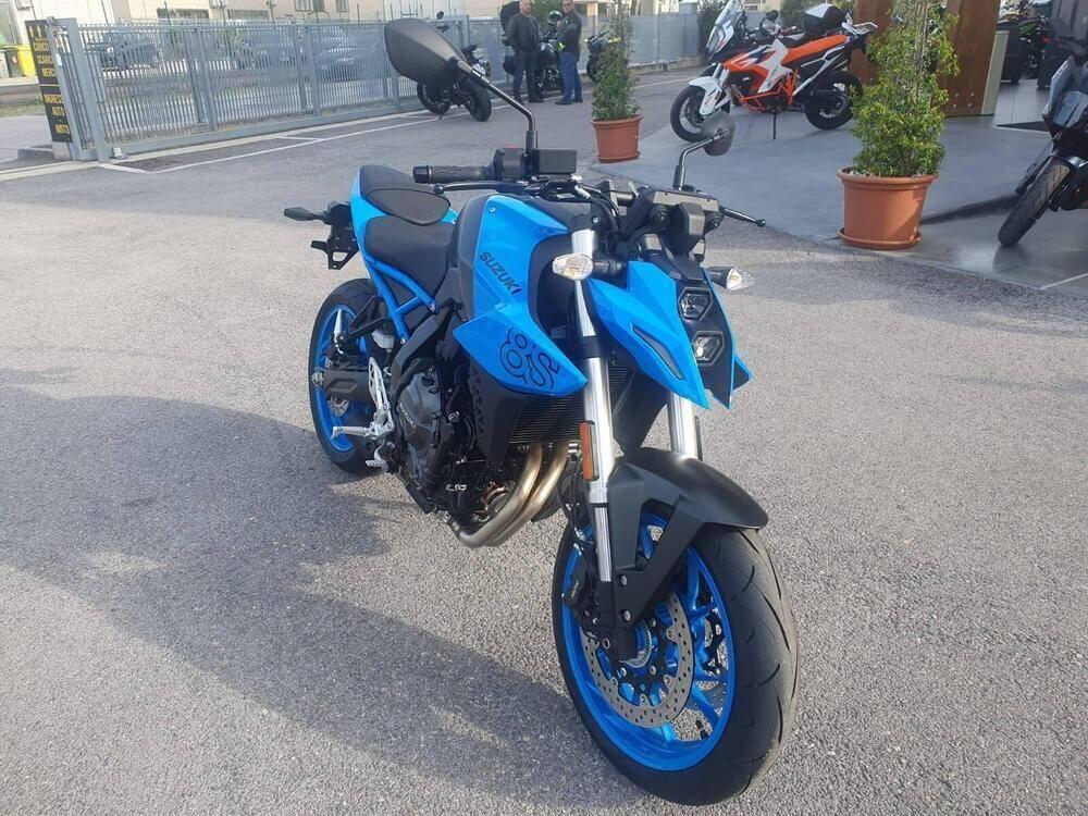 Suzuki GSX-8S (2023 - 24) (4)