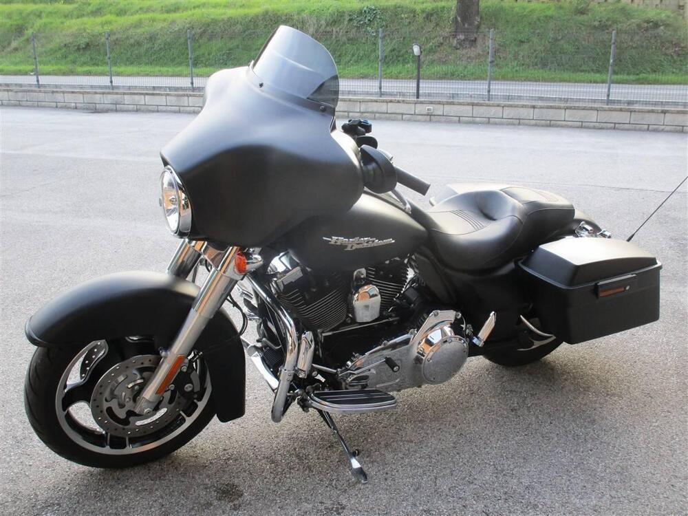 Harley-Davidson 1584 Street Glide (2008 - 10) - FLHX (3)