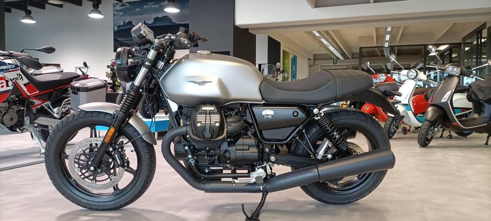 Moto Guzzi V7 Stone (2021 - 24)