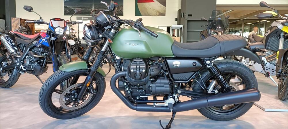 Moto Guzzi V7 Stone (2021 - 24) (5)