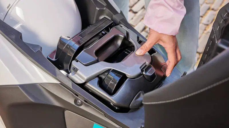 Yamaha Neo's L1e Dual Battery (2023 - 26) (6)