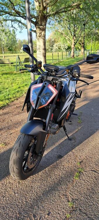 KTM 1290 Super Duke R (2019) (3)