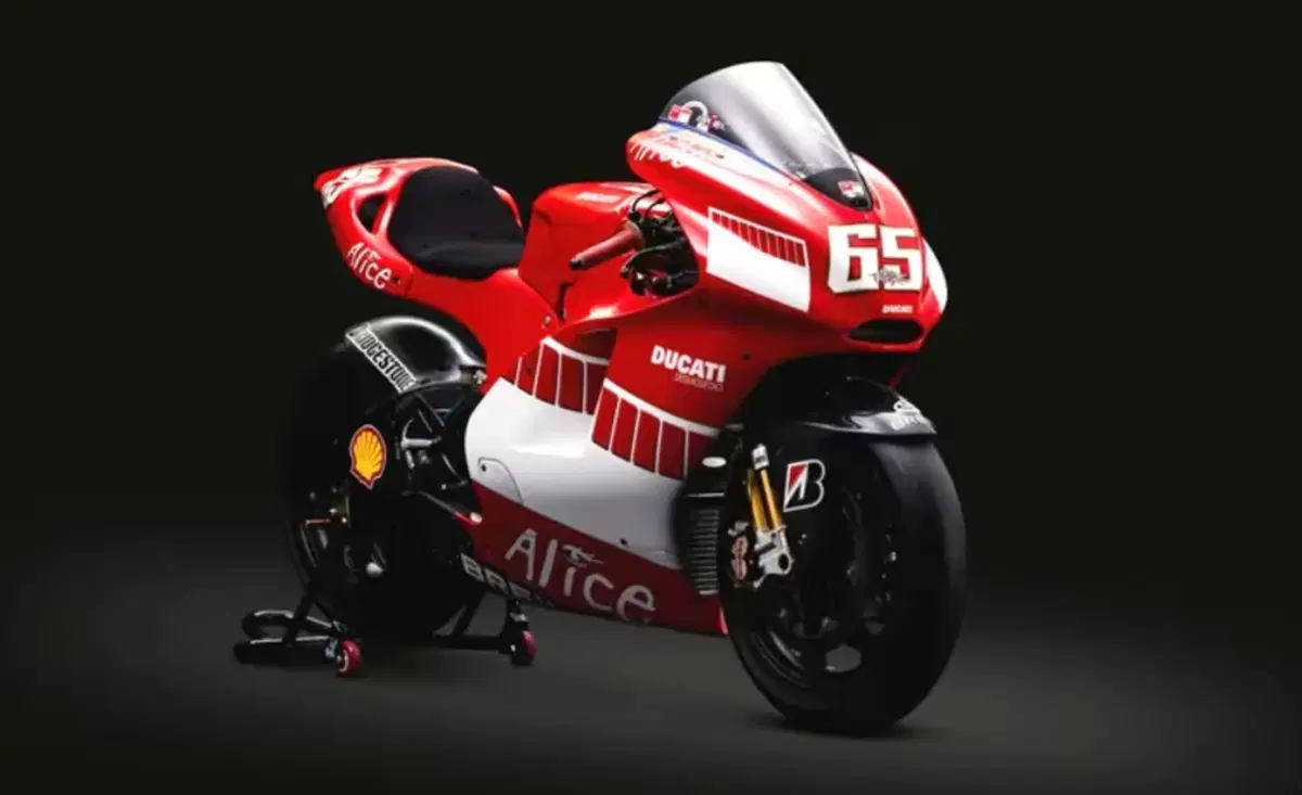 Un'altra Ducati Desmosedici all'asta!