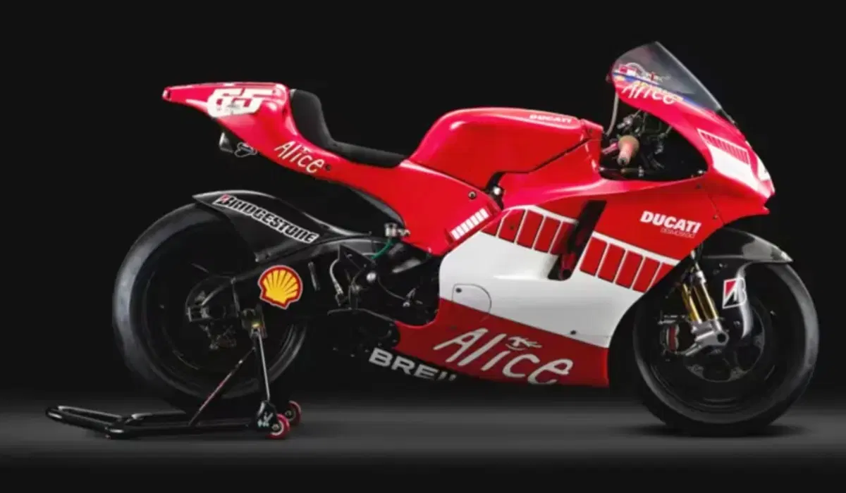 Un'altra Ducati Desmosedici all'asta! (2)