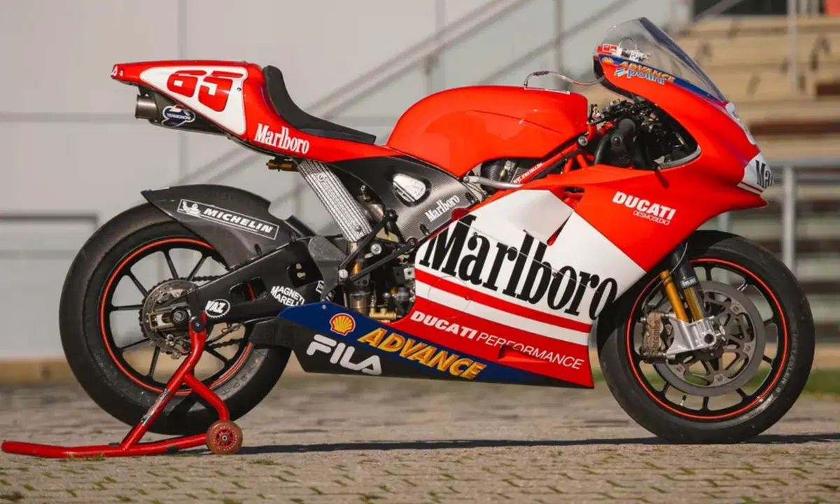 Un'altra Ducati Desmosedici all'asta! (6)