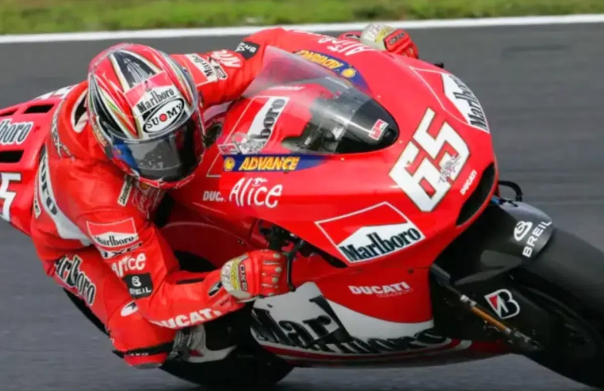 Un'altra Ducati Desmosedici all'asta! (8)
